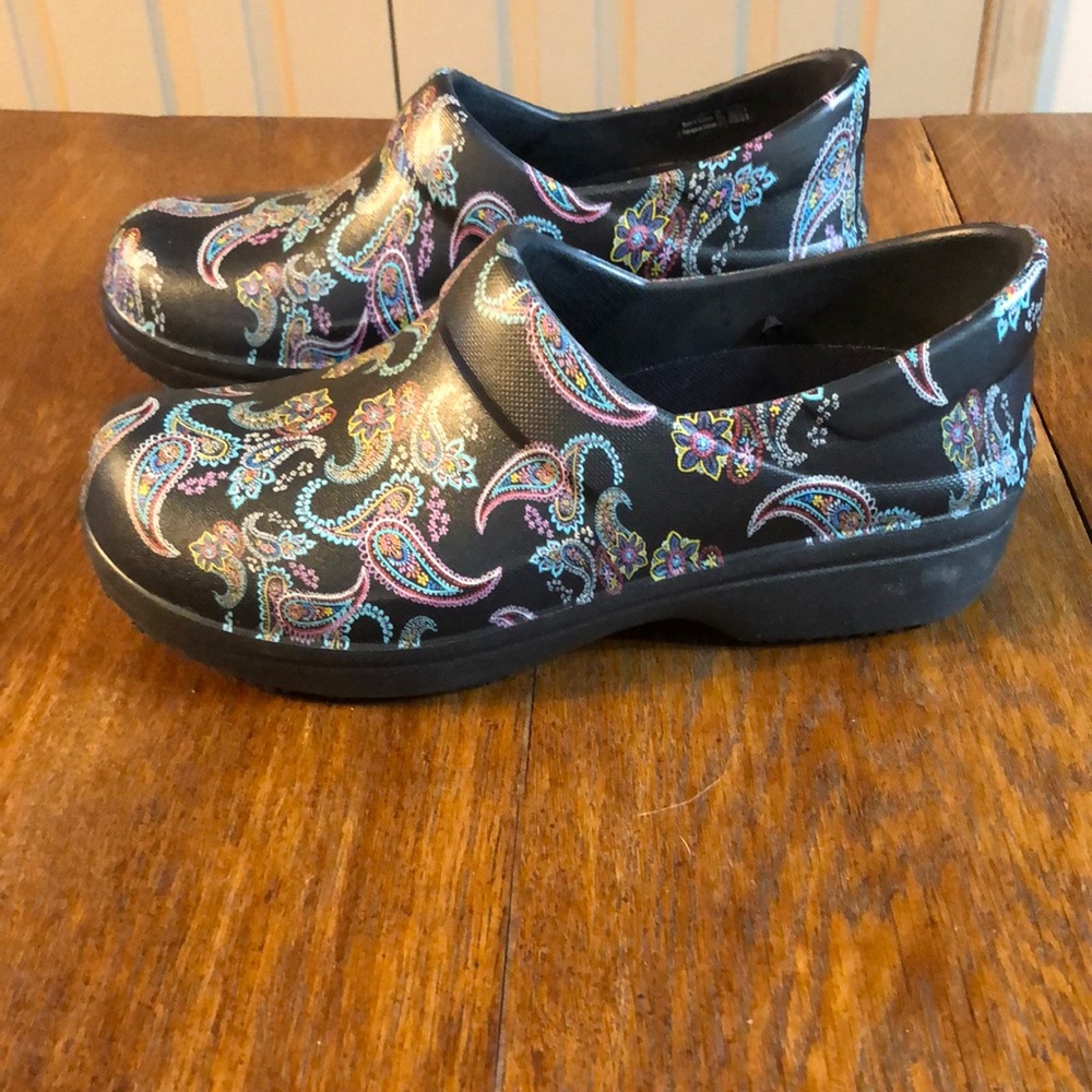 Crocs Women’s Neria Pro II Embellished Clog